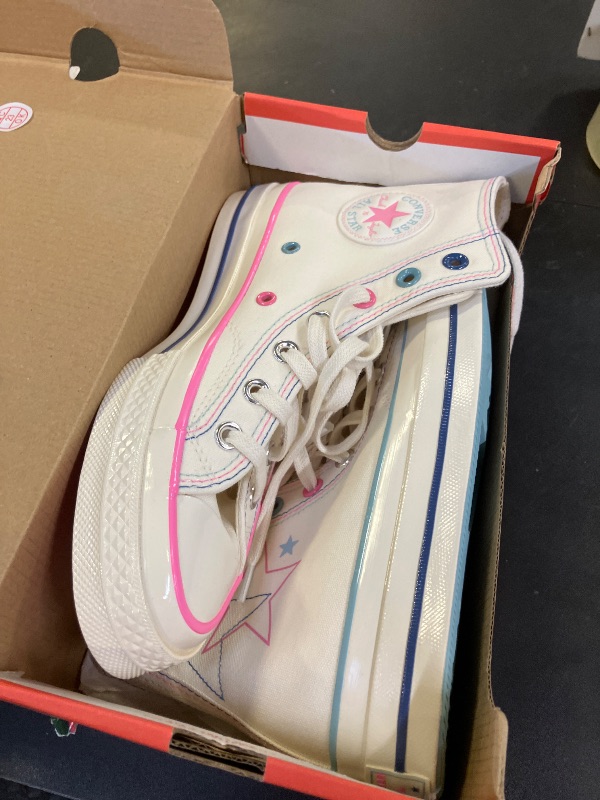 Photo 1 of Converse All Star Chuck 70 Stars
size 7.5