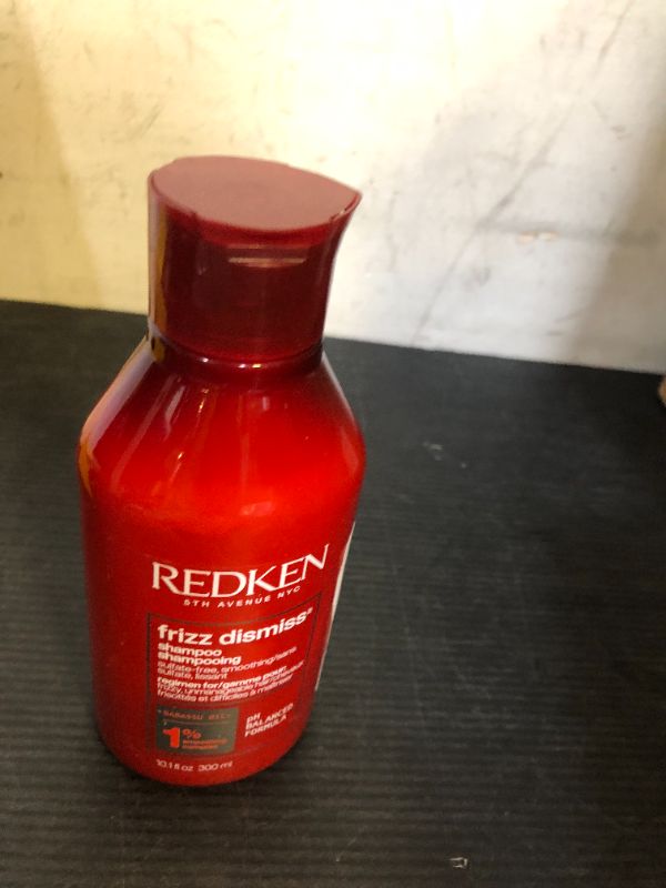 Photo 1 of Redken Frizz Dismiss Shampoo | Sulfate Free Shampoo For Frizzy Hair | Gently Cleanses, Smooths, and Adds Shine | Weightless Long-Lasting Frizz Control | Humidity Protection | Anti Frizz