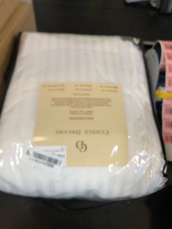 Photo 1 of CUDDLE DREAMS Silk Comforter for Spring/Summer/Fall, 100% Long-Strand Silk Filling, Natural & Breathable (Queen Size)