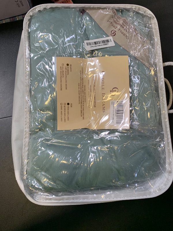 Photo 1 of CUDDLE DREAMS Lightweight Silk Filled Comforter for Summer, Detachable Tencel Duvet Cover for Easy Care, Naturally Breathable (Celadon, Twin)