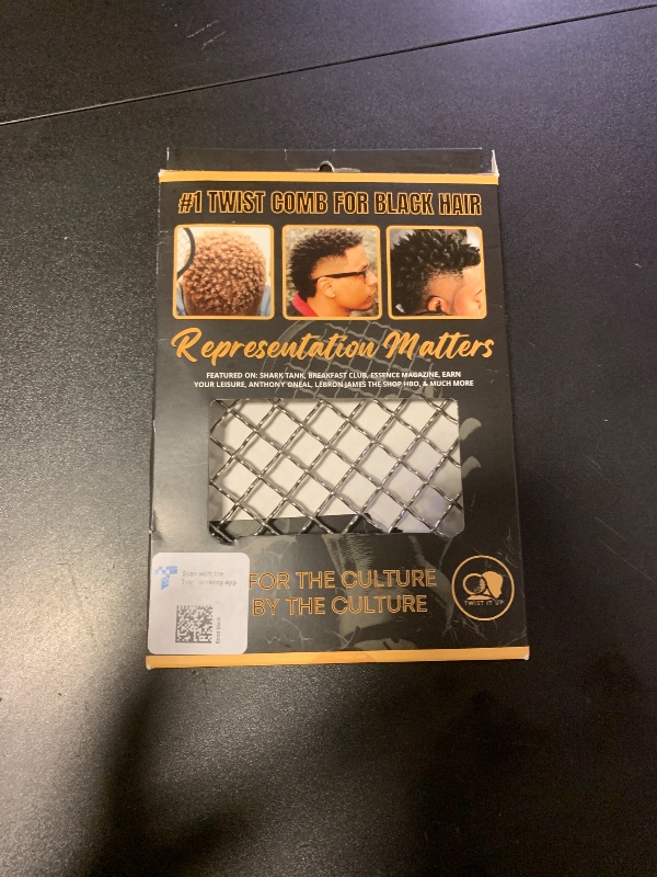 Photo 1 of Twist Up Comb (Bond Black) - Alternative for Hair Sponges, Creates Curls and Twists for Black Men, Tennis Racket Design