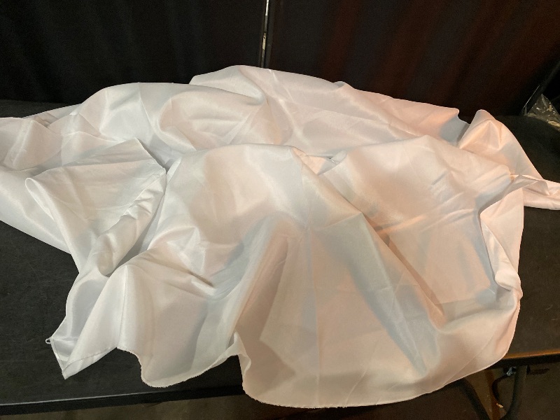 Photo 1 of 60 Inch Round Tablecloth (Fits 20-48 Inch Tables), Water Resistant Spill Proof Washable Polyester Table Cloth Decorative Fabric Table Cover for Dining, Buffet Parties and Camping, White