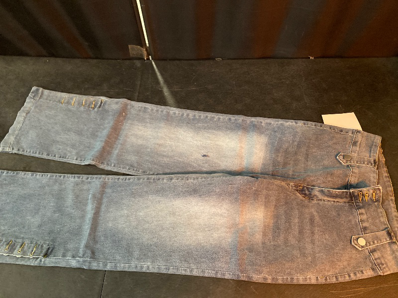 Photo 1 of L Womens Jeans light wash Mid Rise