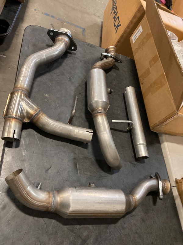 Photo 1 of NINTE Catalytic Converter Set For 2011-2014 Ford F150 5.0L V8 Both Sides Y Pipe OEM PN:645251(Left)/645252(Right)