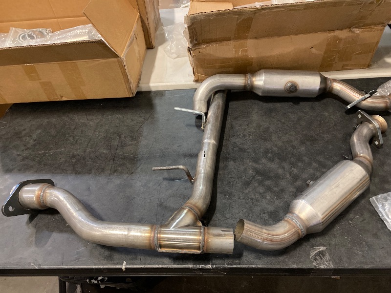 Photo 1 of NINTE Catalytic Converter Set For 2011-2014 Ford F150 5.0L V8 Both Sides Y Pipe OEM PN:645251(Left)/645252(Right)