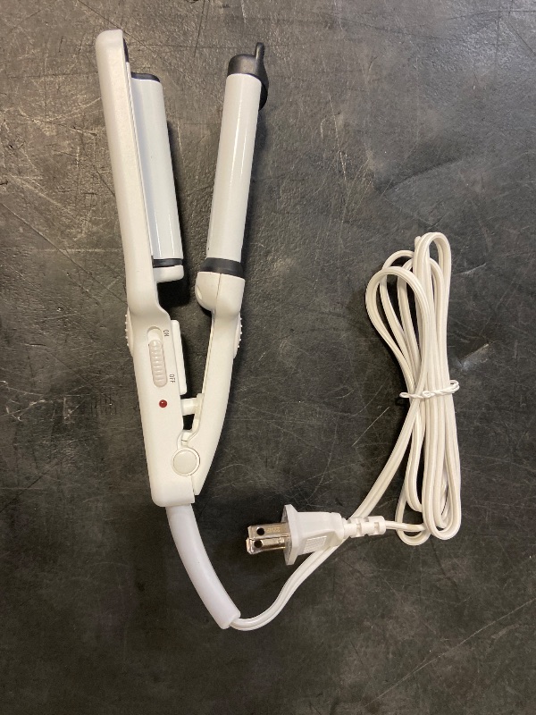 Photo 1 of Travel Smart by Conair Mini Waver; Perfect for On-The-Go Styling TS50X
