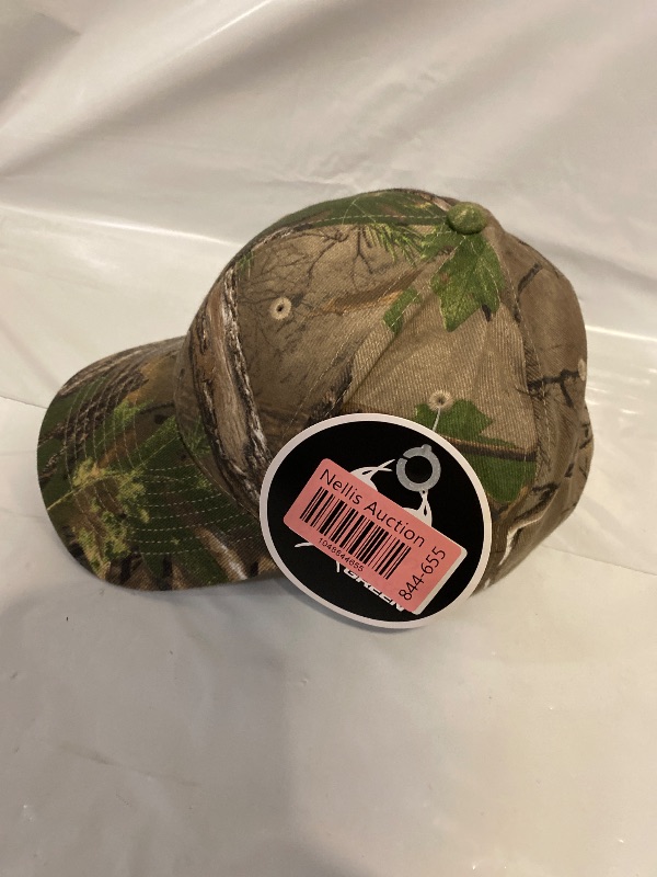 Photo 1 of  Realtree Xtra Green Camo Cap Velcro