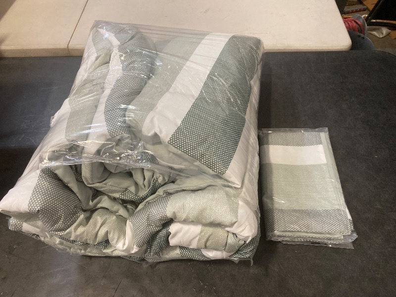 Photo 1 of Full/Queen Size Comforter Set Sage Green - 3 Pieces Modern Striped Quilt Bedding for Dorm All Season Soft Lightweight Reversible Bed Set with Comforter & Shams | Lightweight Soft
