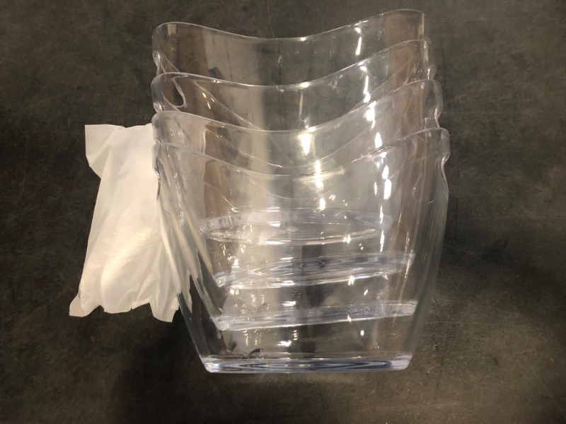 Photo 1 of Beverage Tubs for Parties Plastic Ice Bucket for Cocktail Bar Clear Acrylic Wine Bucket with Scoops Drink Bucket Cooler for Chiller Bin for Champagne or Beer (4 L)
