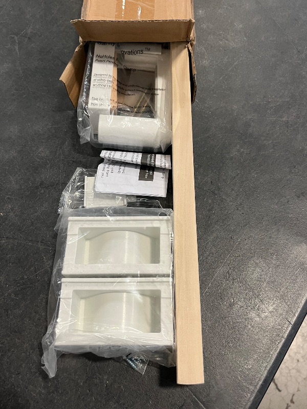 Photo 1 of Safety Innovations No Hole Stairway Baby Gate Mounting Kit - Fits Posts from 2 3/4 inches to 3 1/2 inches Wide with Square or Round Tops - No Adhesives On Or Screws in Your Posts, (1-Pack)

