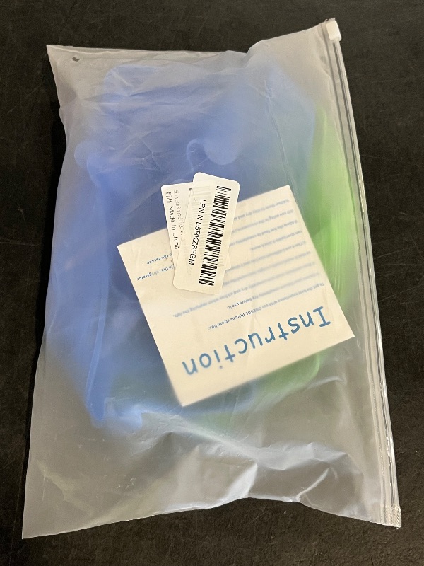 Photo 1 of Silicone Stretch Lids, 12 Pack Silicone Lids, 6 Sizes BPA-free Silicone Bowl Covers Reusable for Cups, Bowls and Dish, Flexible, Round and Rectangle Fit 2.6” - 8.2” Container, Green & Blue
