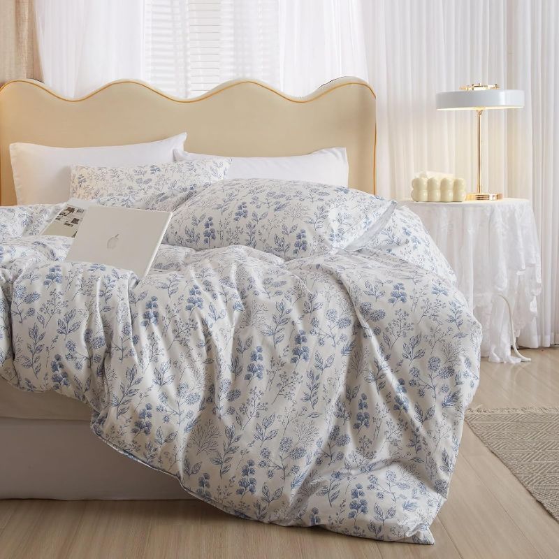 Photo 1 of Blue Floral Comforter Set Full Size White Soft Microfiber Bedding Set Soft Fluffy Vintage Garden Style Botanical Comforter Set for Girls Women Cottagecore Flowers Boho Comforter