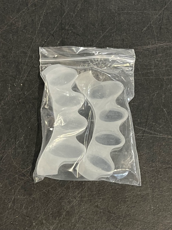 Photo 1 of 2Pairs Toe Separators Toe Spacers for Women Men to Correct Bunion, Relieve Feet Pain, Foot Alignment, Toe Straighteners for Hammertoes, Plantar Fasciitis (M, Women Shoe Size 9-12.5, Men: 7-11)
