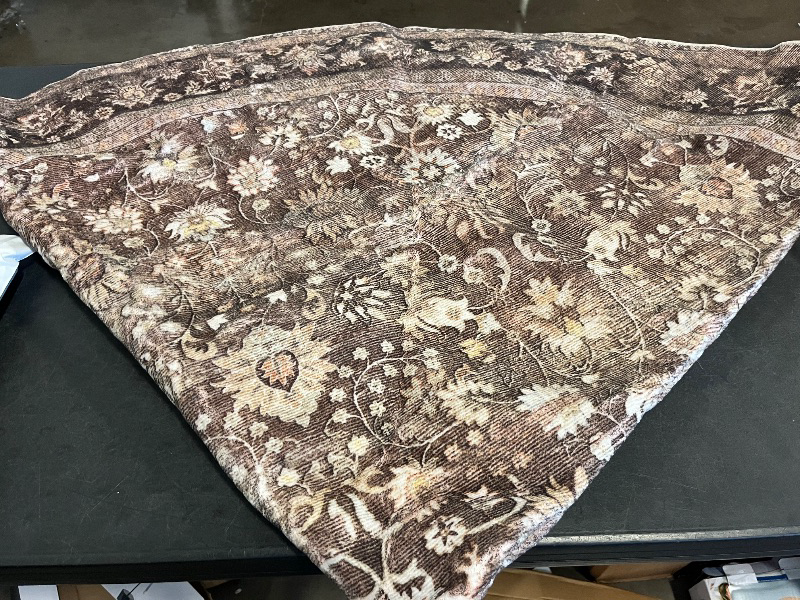 Photo 1 of OPPODREAM Vintage Brown Round Rug 4ft, 4 ft Retro Washable Circle Rug Non Slip, Low-Pile Faux Wool Circular Carpet, Soft Distressed Floor Mat for Living Room, Bedroom, Office, Dorm, Dinning Room
