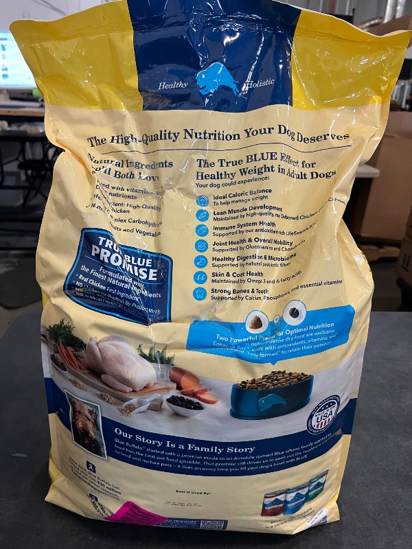 Photo 1 of Blue Buffalo Life Protection Formula Healthy Weight Adult Dry Dog Food, Supports an Ideal Weight, Made with Natural Ingredients, Chicken & Brown Rice Recipe, 34-lb. Bag
