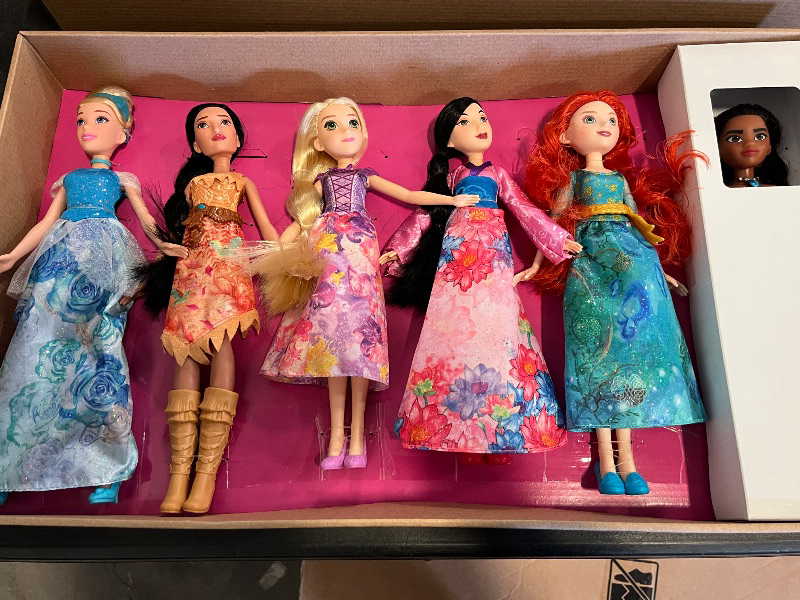 Photo 1 of Disney Princess Royal Collection, 12 Royal Shimmer Fashion Dolls with Skirts and Accessories, Toy for Girls 3 Years Old and Up (Amazon Exclusive)
