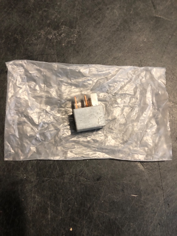 Photo 1 of Toyota Genuine Magnet Clutch Relay
