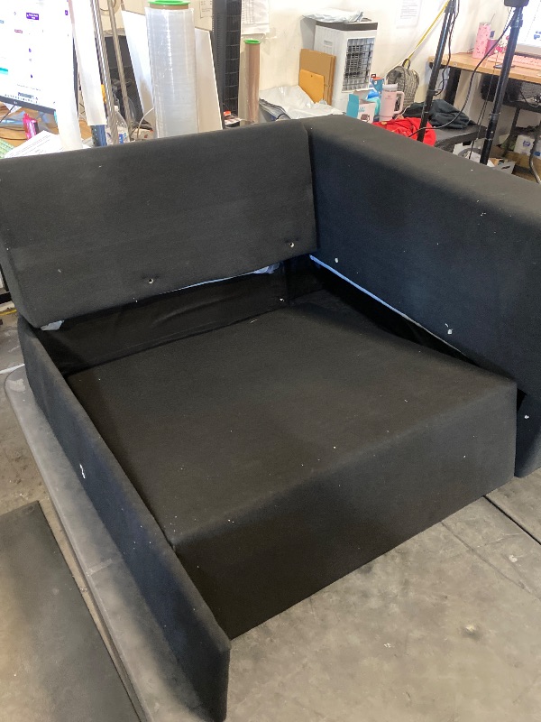 Photo 1 of Corner Piece To Dackdown 114'' W 4-Piece Upholstred Sectional