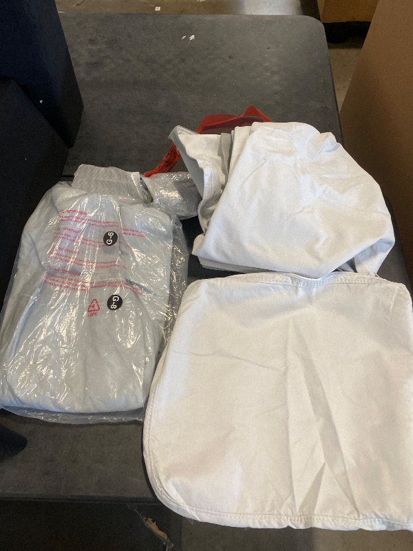 Photo 1 of Corner Piece To Dackdown 114'' W 4-Piece Upholstred Sectional