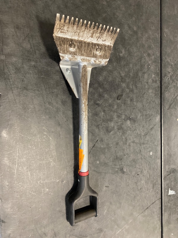 Photo 1 of 27.5in Steel Shingle Stripper Roof Shovel