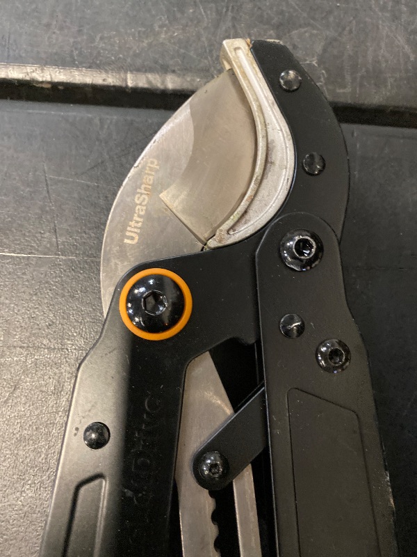 Photo 1 of Fiskars UltraSharp 32-in Steel Anvil Lopper