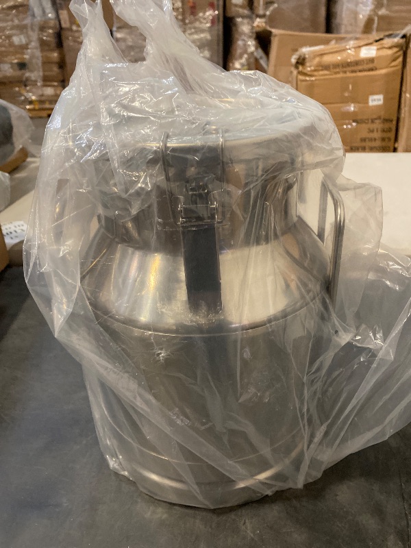 Photo 1 of 10L Stainless Steel Milk Can 2.6 Gallon Food Grade 201 Storage Container with Sealed Lid for Milk Transport Beer Brewing Oil & Water Storage Commercial & Home Use
