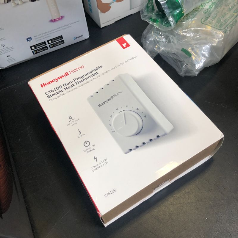Photo 1 of Honeywell Home CT410B Manual 4 Wire Premium Baseboard/Line Volt Thermostat CT410B1017