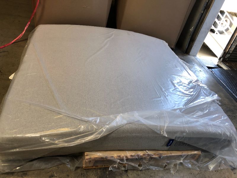 Photo 1 of King 10in  Casper Sleep Element Medium Firm Mattress Memory Foam + Support
