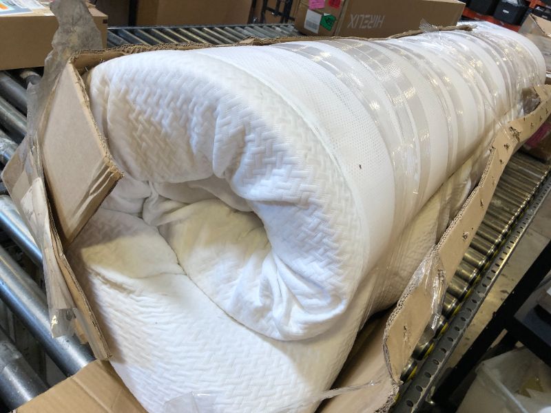 Photo 1 of 6in Queen Mattress 