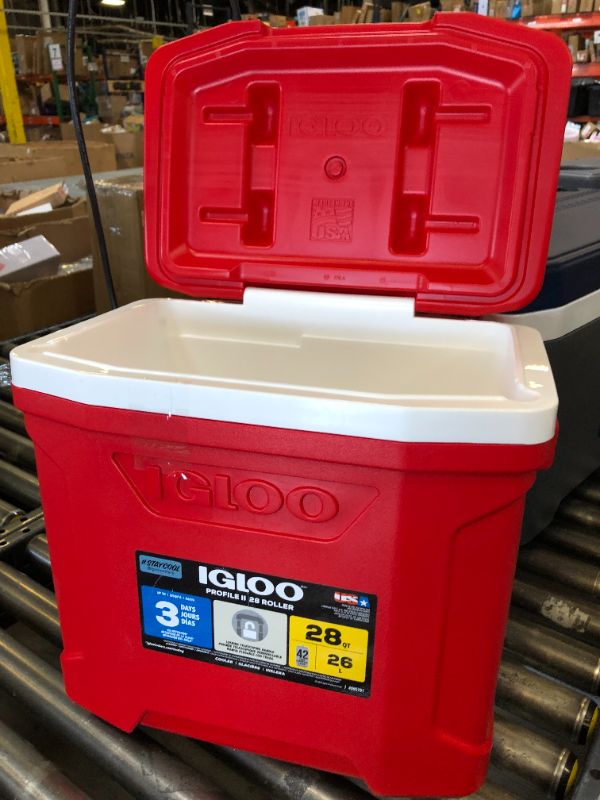Photo 1 of Igloo Profile II 28 Quart Roller, red