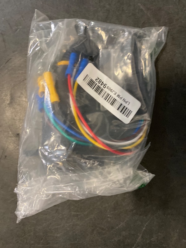 Photo 1 of Seamaka 7 Pin Trailer Plug,7 Way Trailer Light Connector Socket,7 Prong Electrical Truck End Wiring Harness Vehicle Side,7 Pin Truck Plug Quick Converter with Mounting Bracket