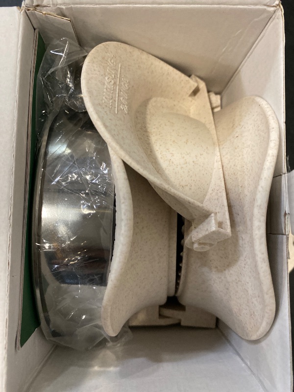 Photo 1 of MUMSUNG Dumpling Maker, Empanadas press mold maker Set with Dough Cutter, Dumpling Mold Set for Pierogi, Pastelitos, Calzone, Turnovers, Chinese Dumpling White 3sizes (4"+3"+2.6")