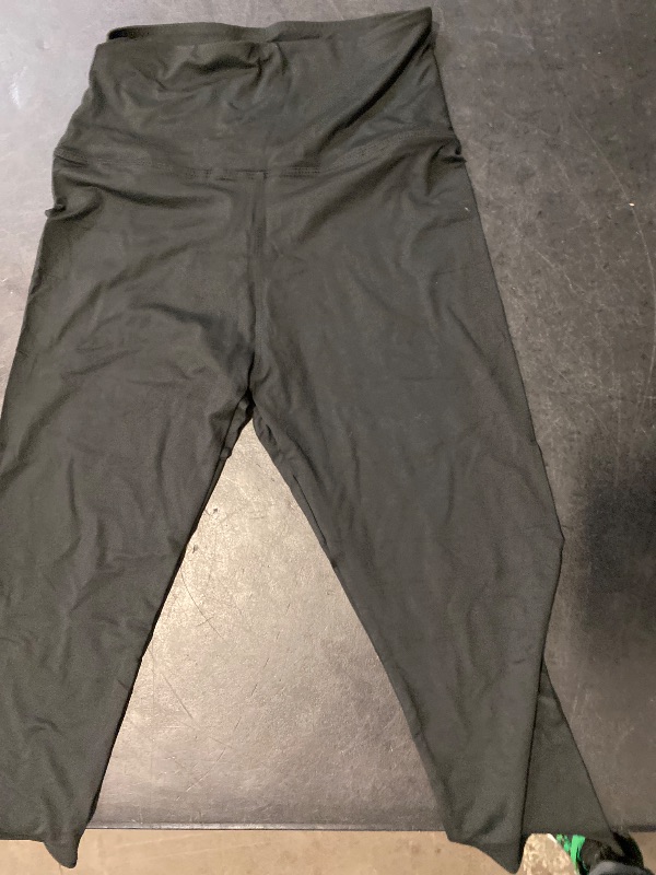 Photo 1 of Size Small/med TNNZEET Capri Leggings for Women - Tummy Control Black Leggings with Pockets High Waisted Yoga Pants Workout Cycling Leggings