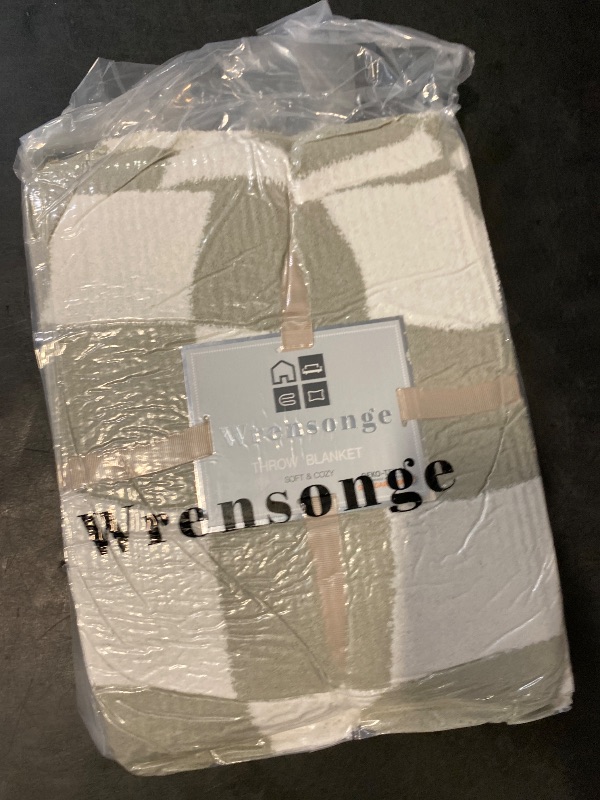Photo 1 of WRENSONGE Checkered Throw Blanket, Sage Green Soft Cozy Fluffy Hand Made Throw Blankets for Couch, Sofa, Chair, Bed, Camping, Picnic, Travel Lightweight Bed Blankets for Women Mothers Birthday Gifts