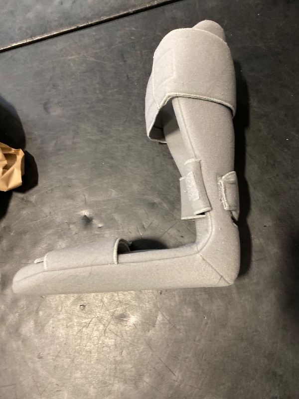 Photo 1 of Vive Plantar Fasciitis Night Splint Plus Trigger Point Stretch Wedges - Soft Leg Brace Support, Orthopedic Sleeping Immobilizer Stretch Boot (X-Large: Men's: 11.5-12.5, Women's: 12.5-14)