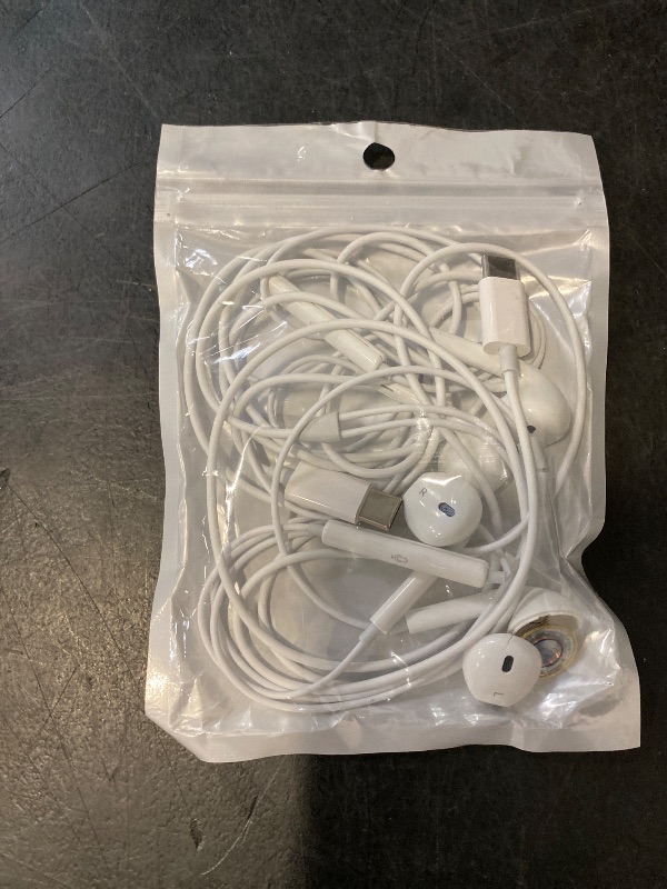 Photo 1 of 2 Packs USB C Headphones for iPhone 16/15 Pro Max Plus Type C Earbuds Wired Earphones with Mic & Remote Control Noise Cancelling for iPhone 16/15 pro, iPad Pro, Galaxy S23/S22/S21/S20/Ultra Note 10/20