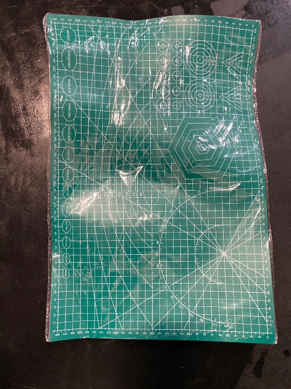Photo 1 of Gundam Model Builder's Cutting Mat 12"x18"(A3)