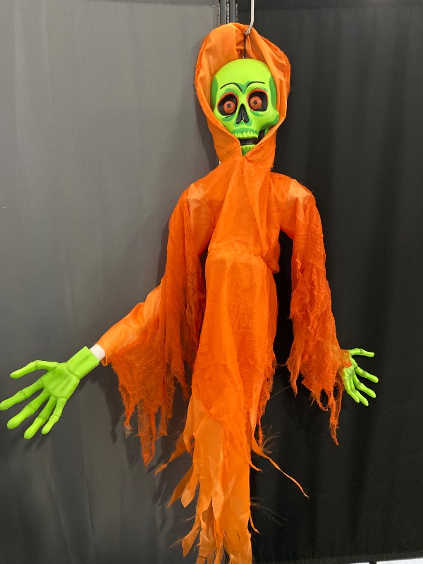 Photo 1 of Hanging Ghoul 21 In Light Sound Throwback Ghoul Halloween Prop Hyde & EEK