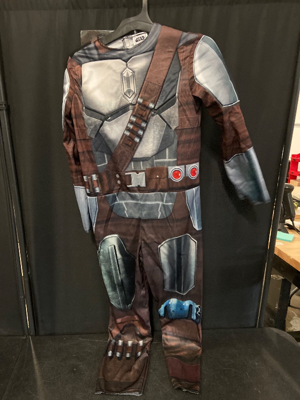 Photo 1 of Size Medium 8-10 - Mandalorian Star Wars Halloween Costume Jazwares