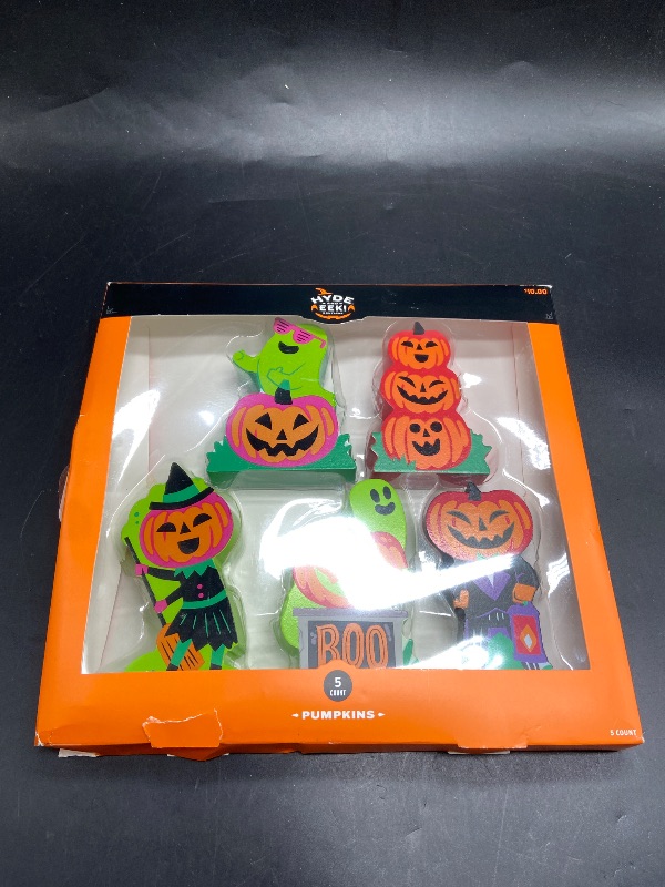 Photo 1 of Wood Pumpkins Mini Mantle Halloween Decorative Figurine Set
