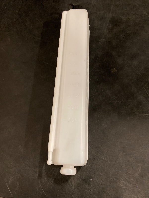Photo 1 of Coolant Expansion Reservoir with Cap 87020980 227405A3 Compatible for Case SR210 SR220 TR320 TV380 New Holland L180 L185 L215 L221