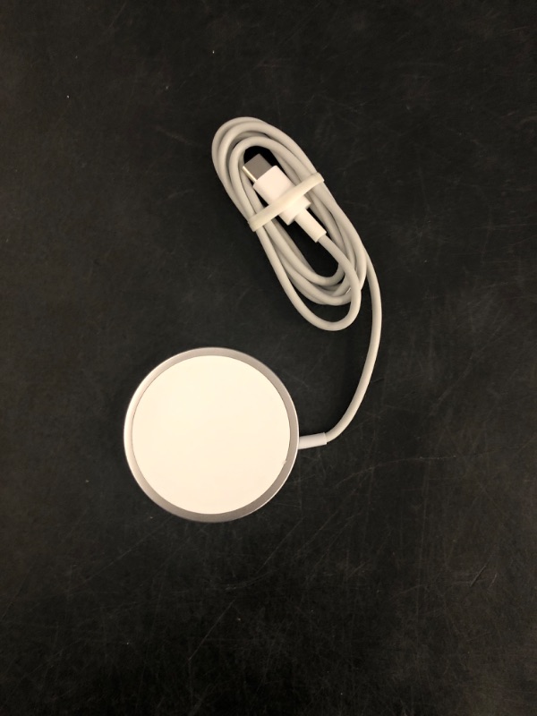 Photo 1 of Apple MagSafe Charger (2 m): Wireless Charger with Fast-Charging Capability
