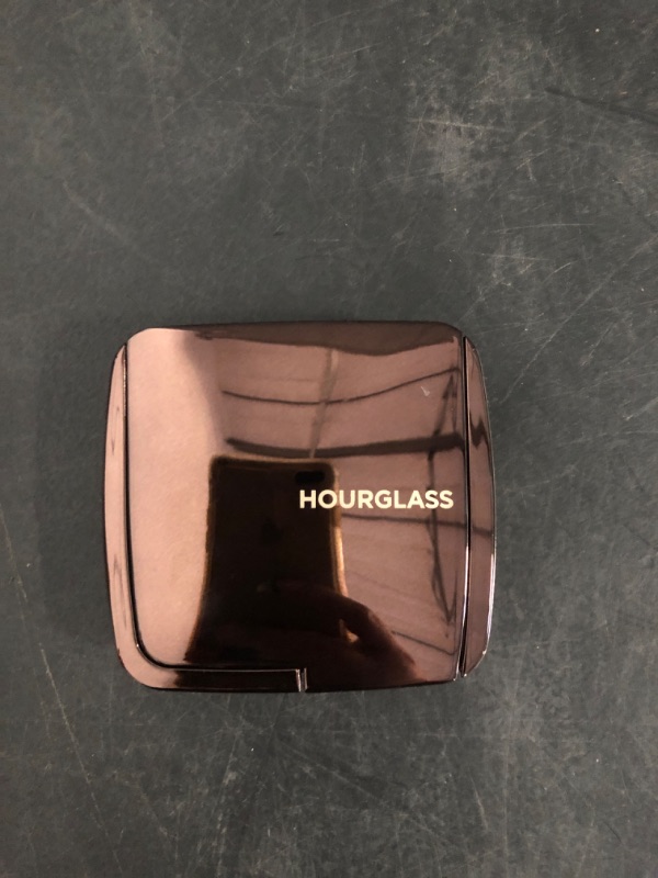 Photo 1 of Hourglass Ambient Lighting Finishing Powder. Dim Light Shade Highlighting Powder. (0.35 ounce) Cruelty-Free and Vegan