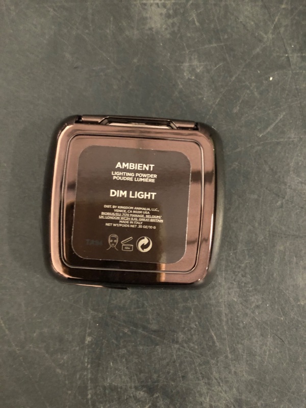 Photo 1 of Hourglass Ambient Lighting Finishing Powder. Dim Light Shade Highlighting Powder. (0.35 ounce) Cruelty-Free and Vegan