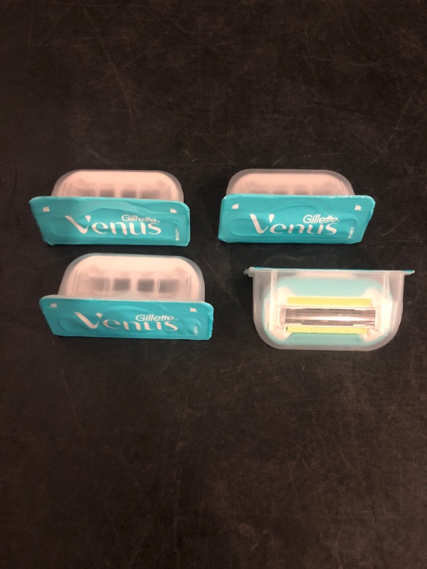 Photo 1 of Gillette Venus Extra Smooth Womens Razor Blade Refills, 4 Count, Designed for a Close, Smooth Shave
