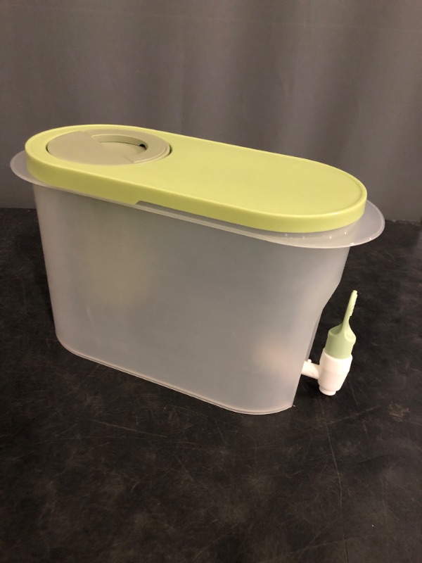 Photo 1 of Plastic Drink Dispenser,3.9L PP Sealed Preservation Refrigerator Water Iced Milk Lemonade Tea Container Cold Water Kettle with Faucet for Summer Cold Beverage (Green)