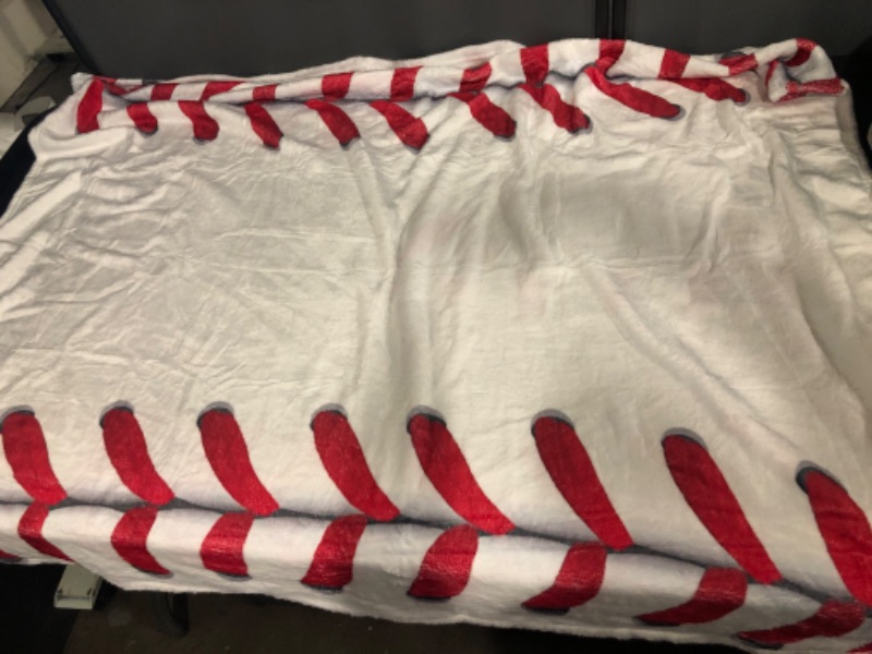 Photo 1 of Baseball Blanket Baseball Gifts for Boys 8-12 Baseball Team Coach Gifts Fleece Throw Blanket Kids Men Baseball Lover for Birthday Christmas(40"x50", Baseball)