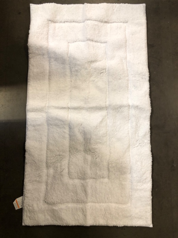 Photo 1 of Color&Geometry Ultra Soft Bathroom Rugs Non Slip Washable,Absorbent Bath Mat Quick Dry,Premium Microfiber Plush Bathroom Rug for Bathtub and Shower Floor,White,17"x30"