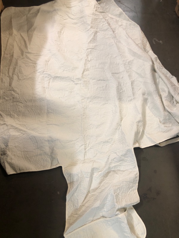 Photo 1 of Couch Cover Sofa Covers Washable, Velvet Fleece Sofa Slipcovers for 3 Cushion Couch, Non-Slip Furniture Protector for Dog Pet, L Shaped Recliner Sectional Couch Cover White,36"X63"(Only 1 Pcs)
