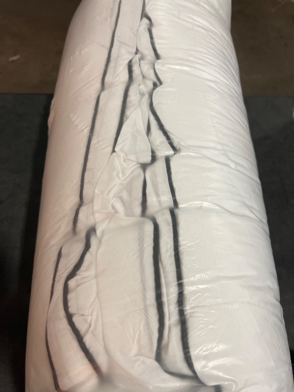 Photo 1 of DolceLuna Pillows King Size Set of 2, Bed Pillow 2 Pack for Side & Back Sleepers, Hotel Quality Down Alternative Gusseted King Pillow for Sleeping, Soft and Supportive, White